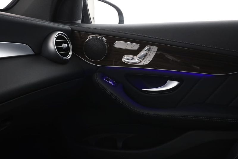 Mercedes GLC300 bild 30