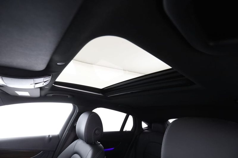 Mercedes GLC300 bild 38