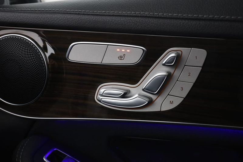 Mercedes GLC300 bild 31