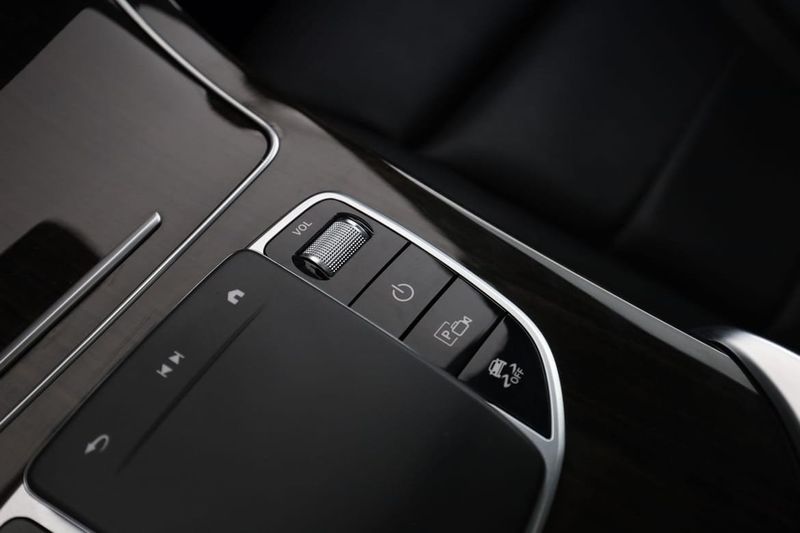 Mercedes GLC300 bild 29