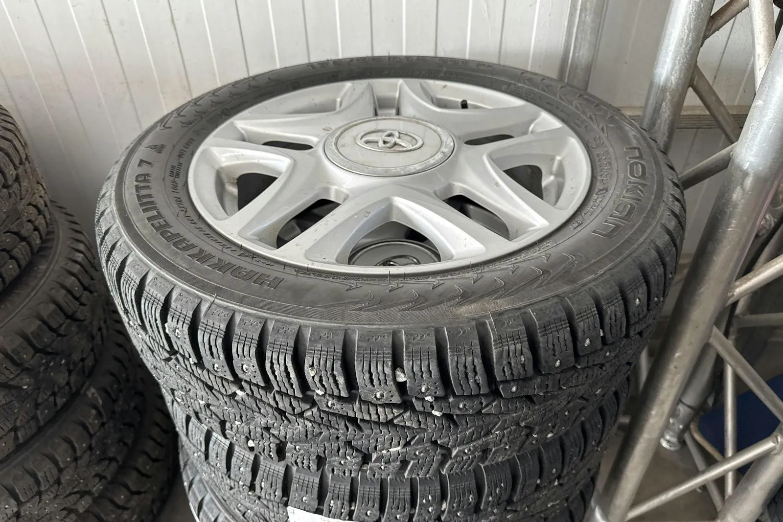 Vehicle image 14