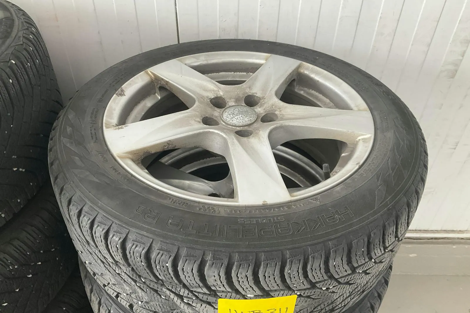 Vehicle image 17