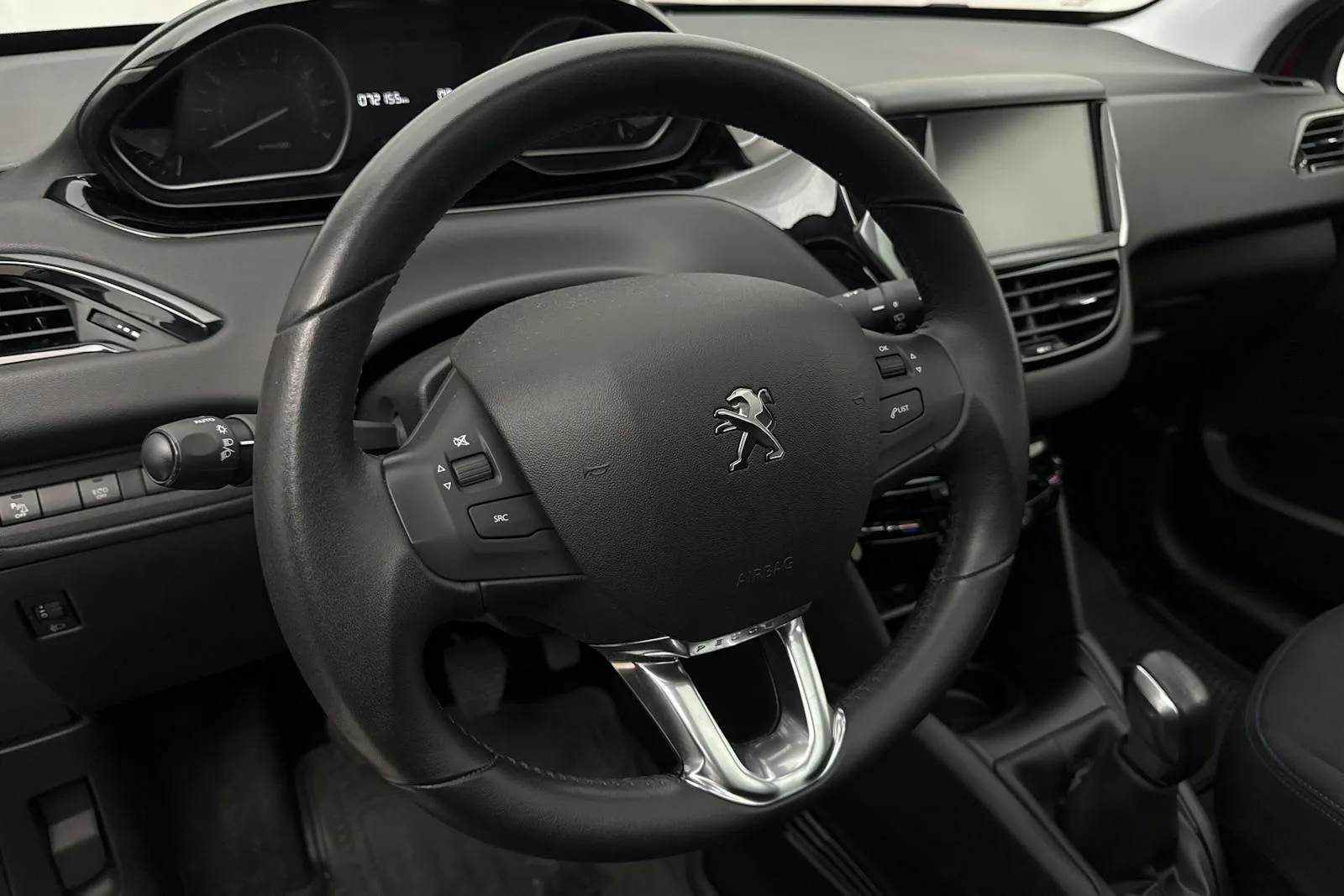 Vehicle image 14