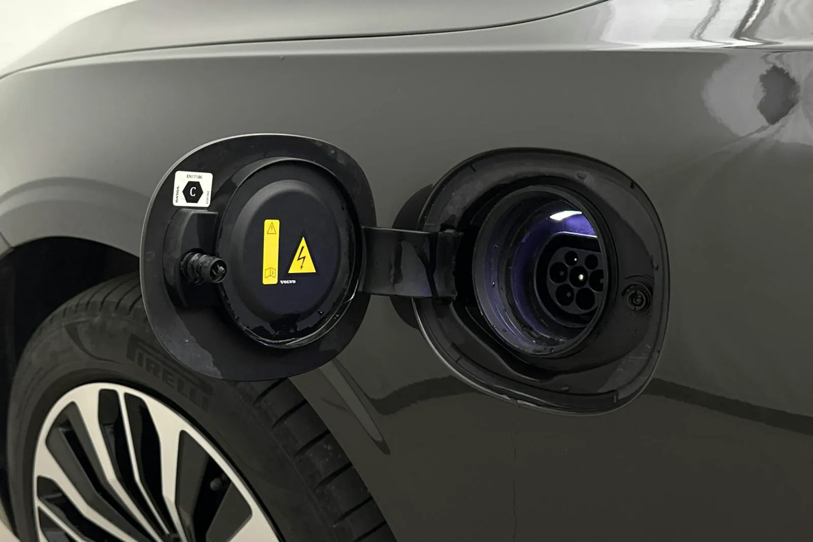Vehicle image 21