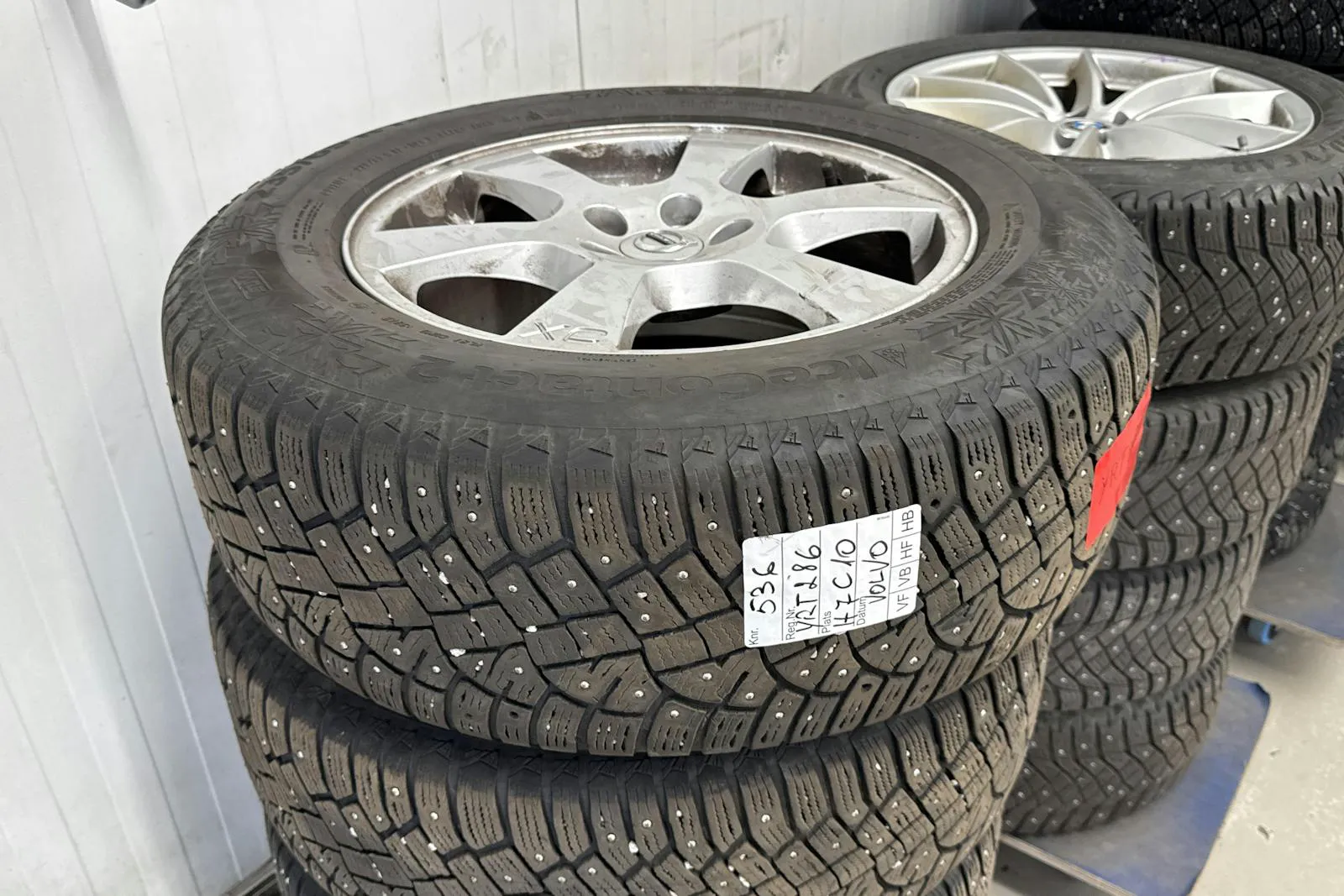 Vehicle image 14