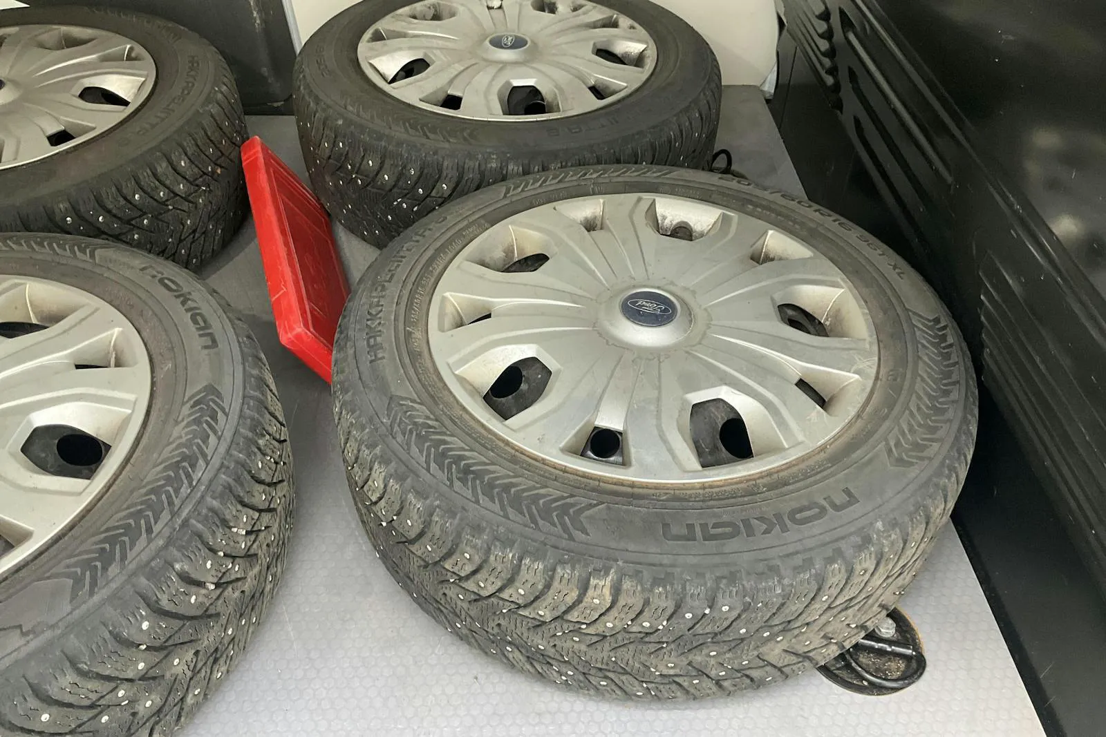 Vehicle image 13