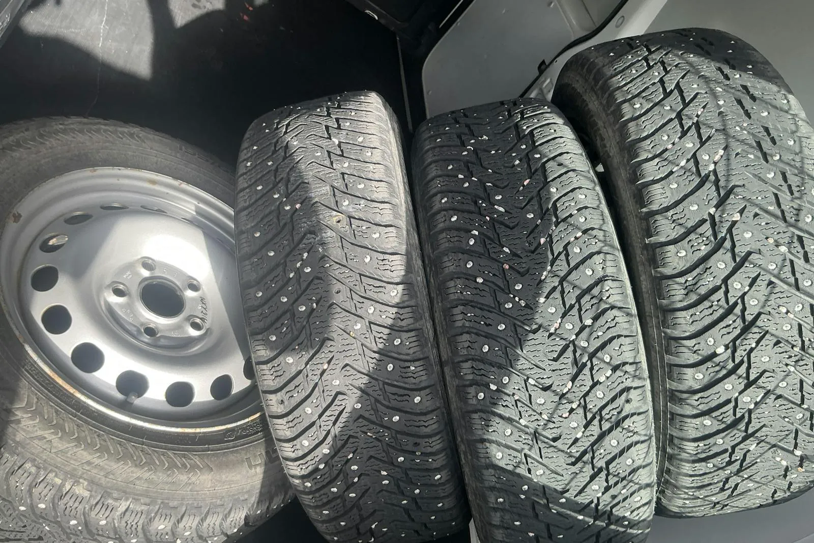 Vehicle image 14