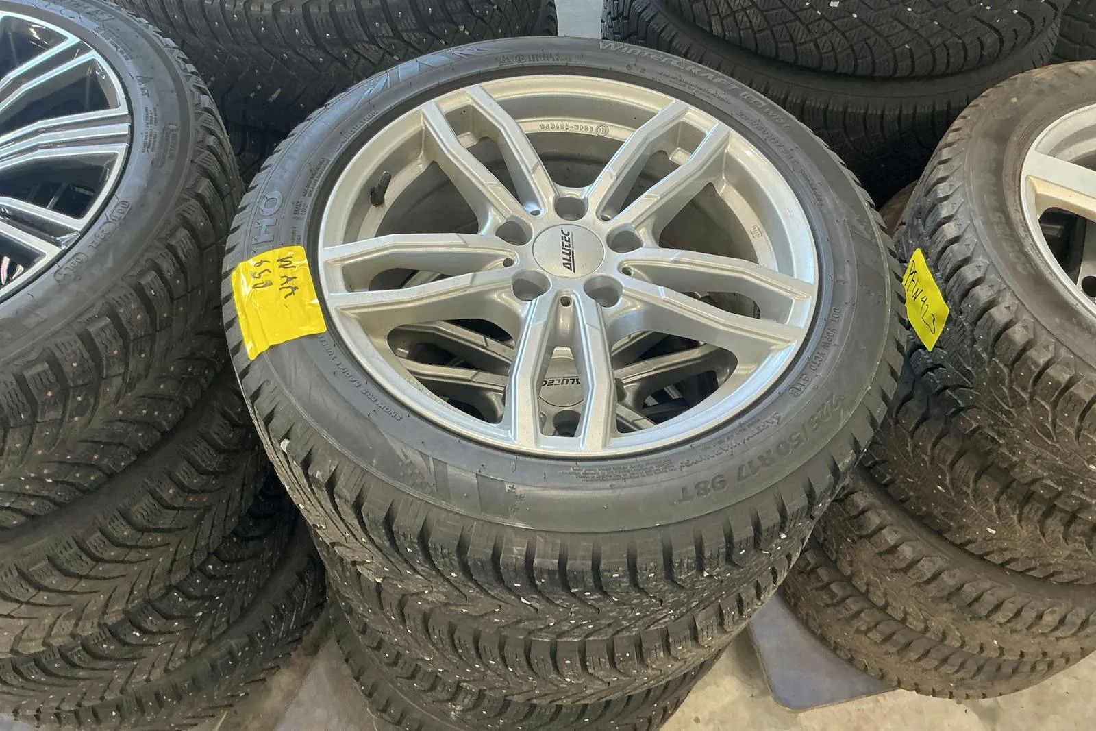 Vehicle image 14