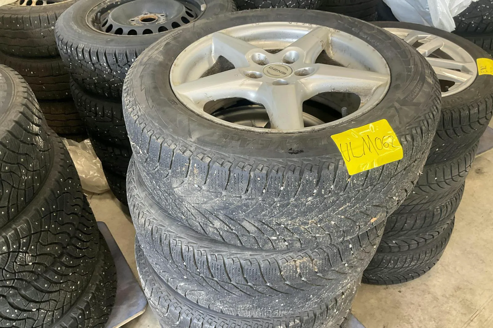 Vehicle image 19