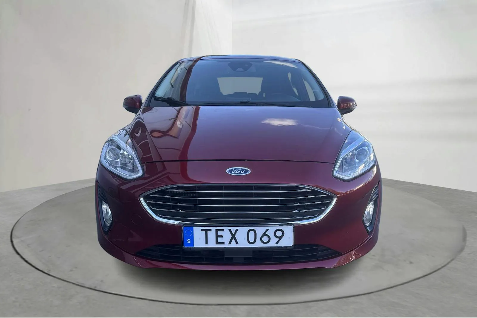 Vehicle image 3