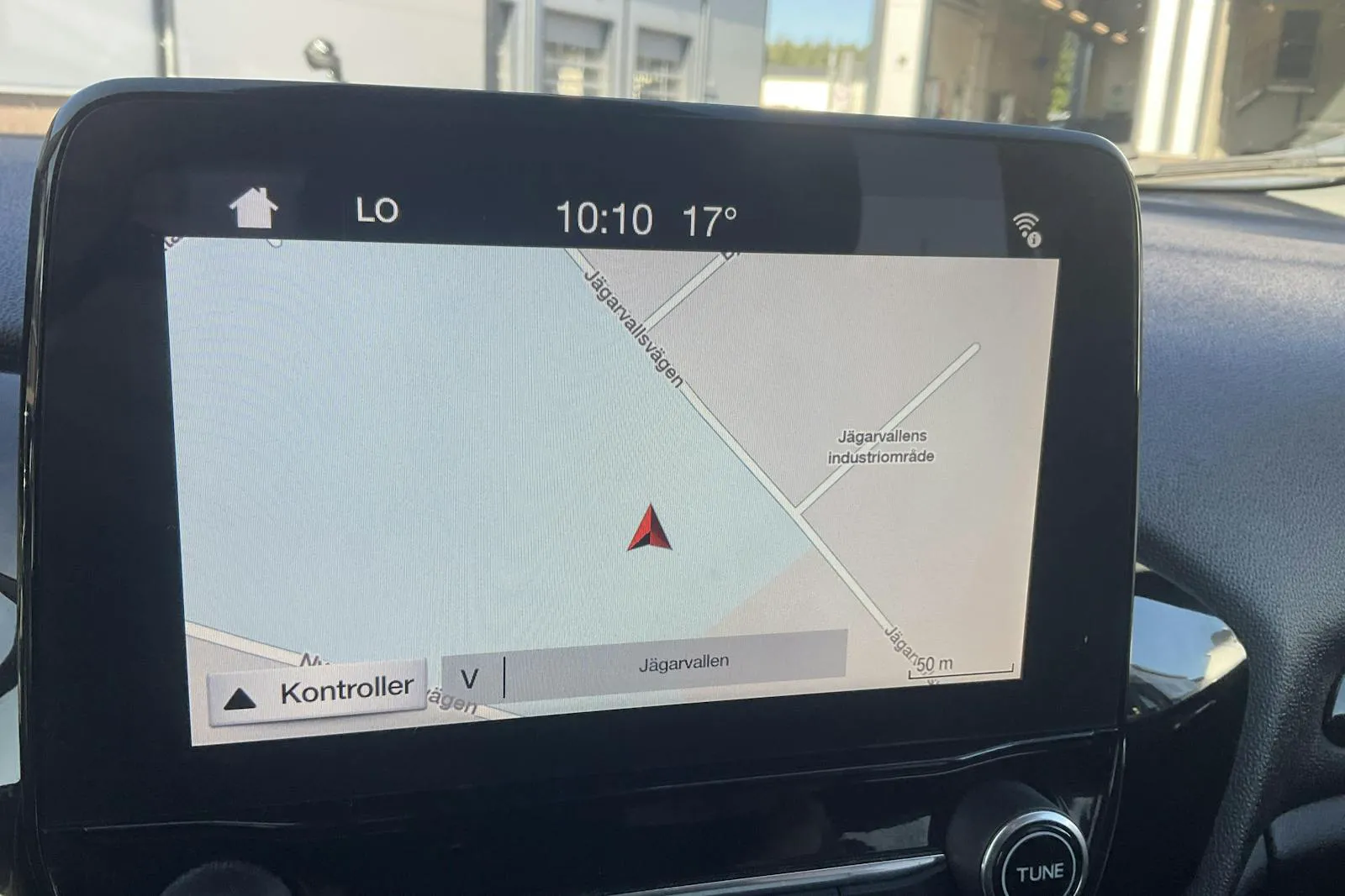 Vehicle image 10