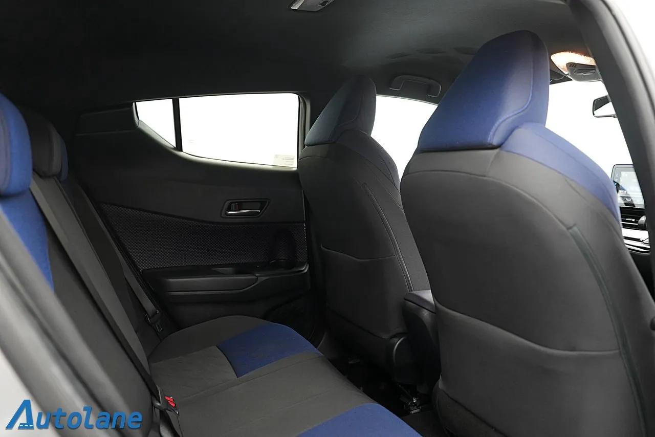 Vehicle image 25