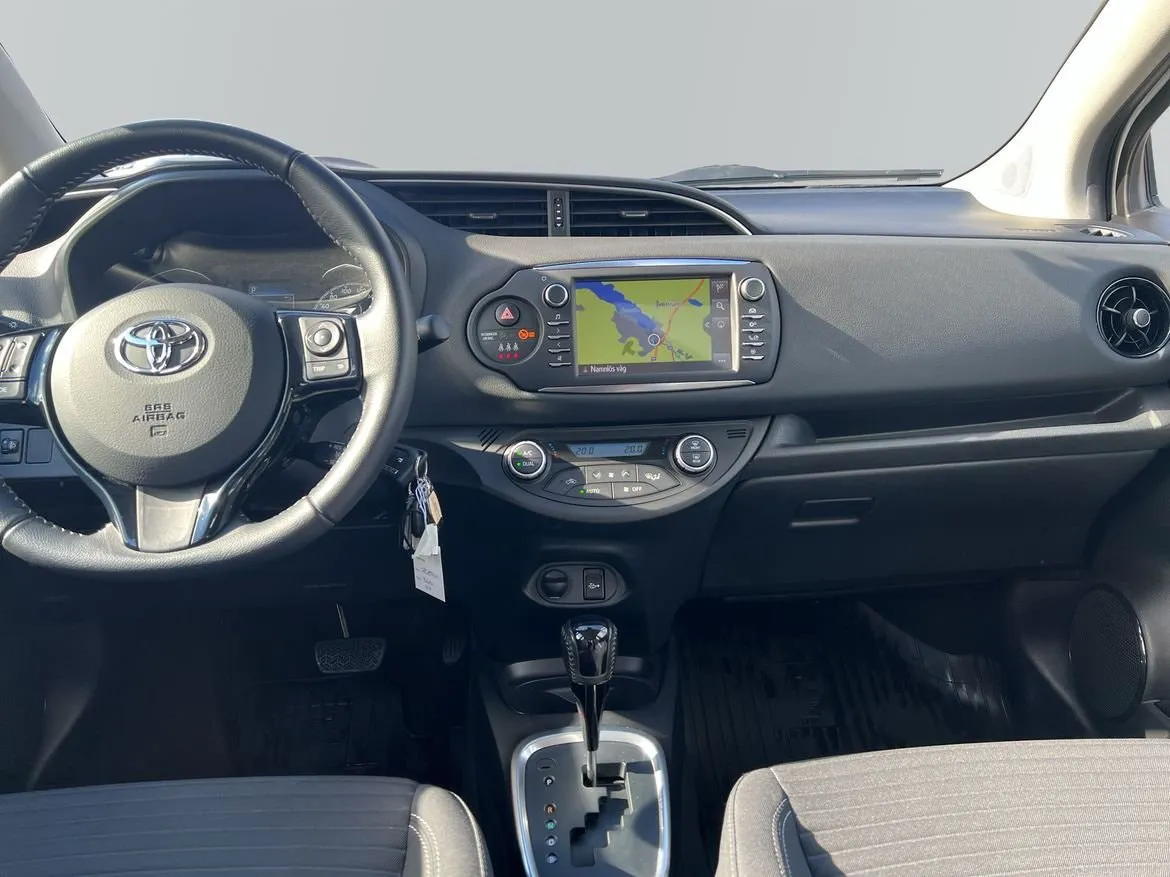 Vehicle image 7