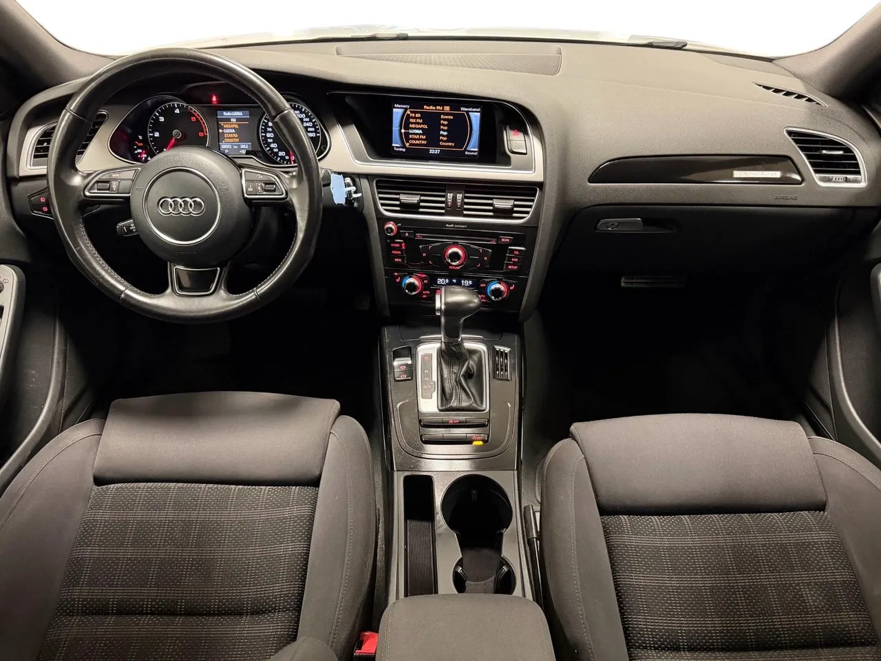 Vehicle image 8