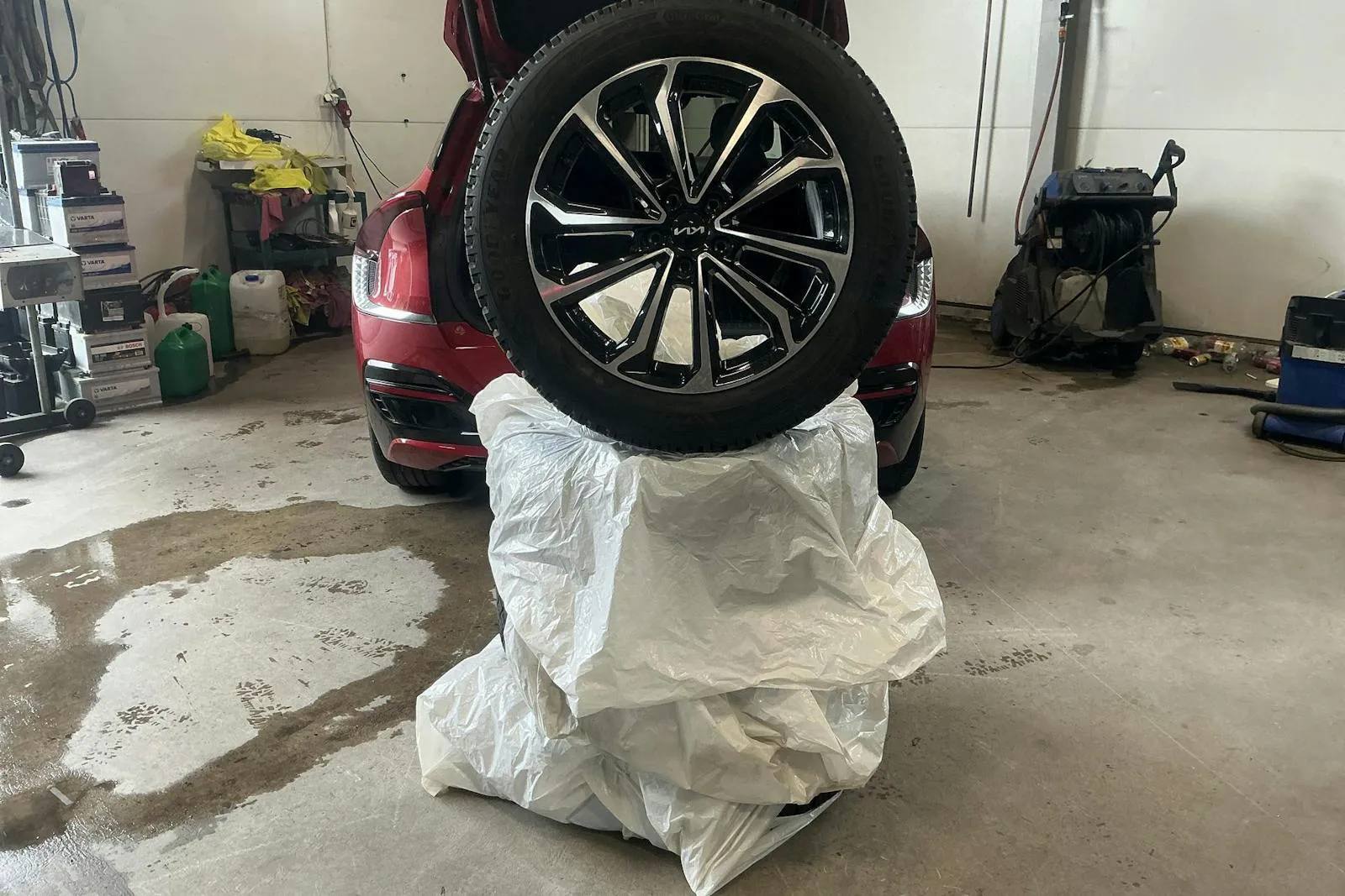 Vehicle image 15