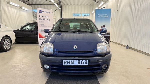 Renault Clio 5-dörrars 1.4 Automatisk - 2000