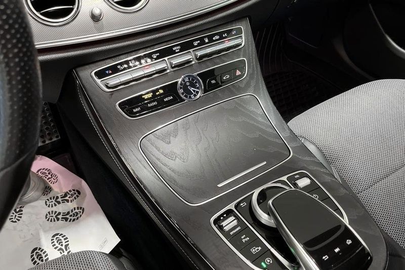 Mercedes E220 bild 12
