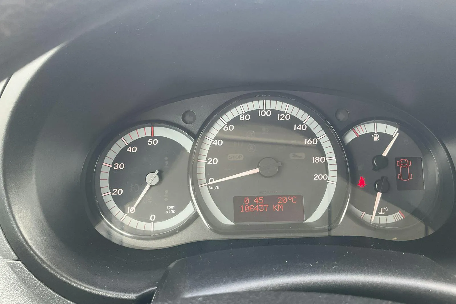 Vehicle image 10