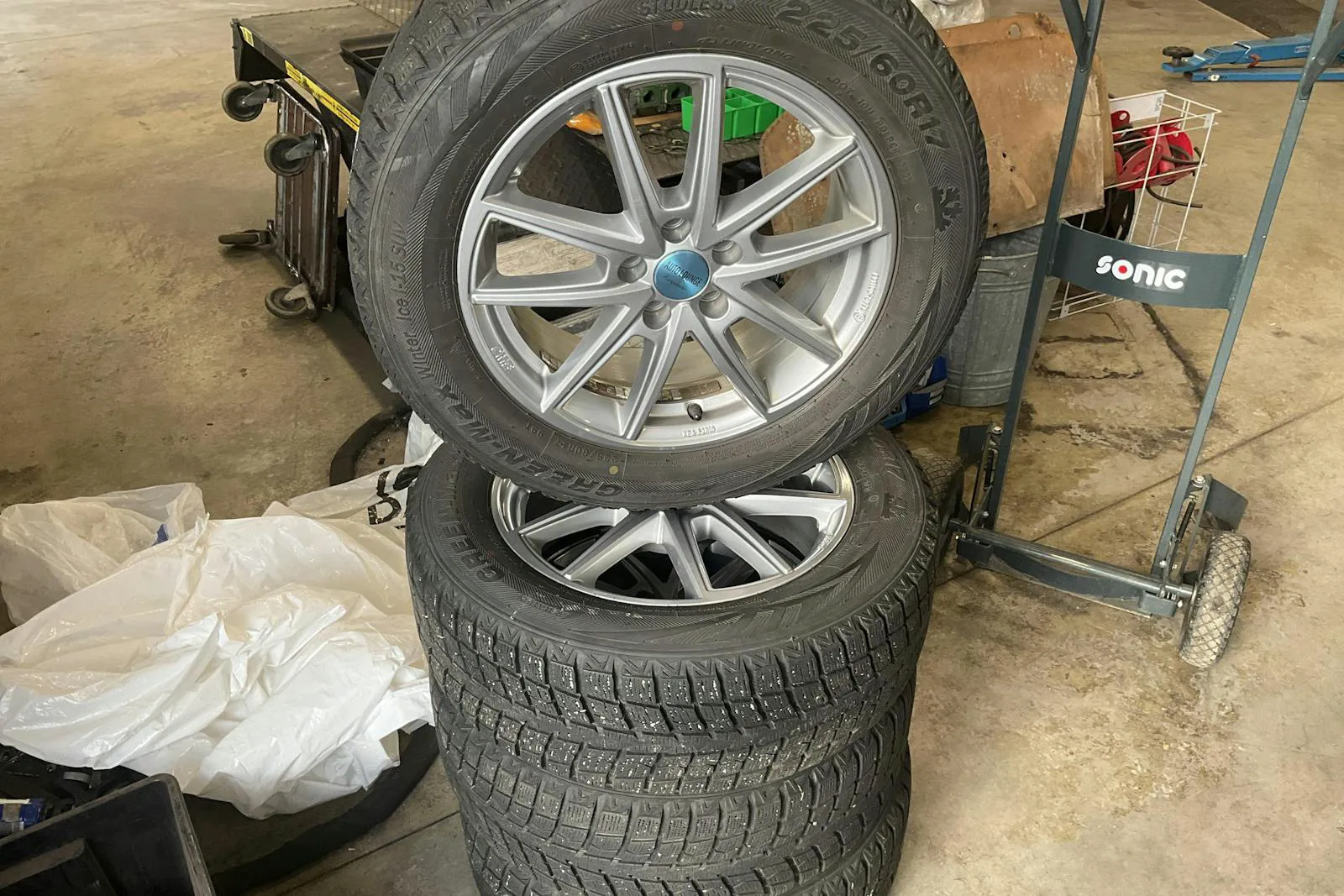 Vehicle image 15