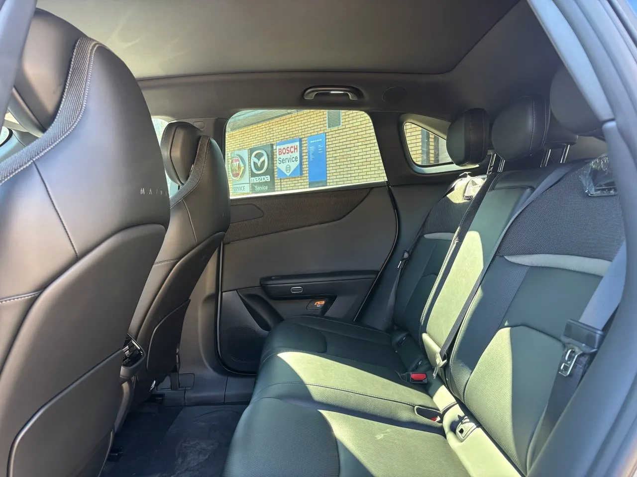 Vehicle image 14