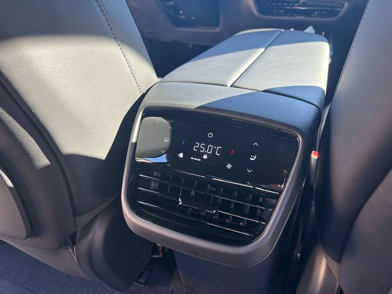 Mazda CX-6e bild 21