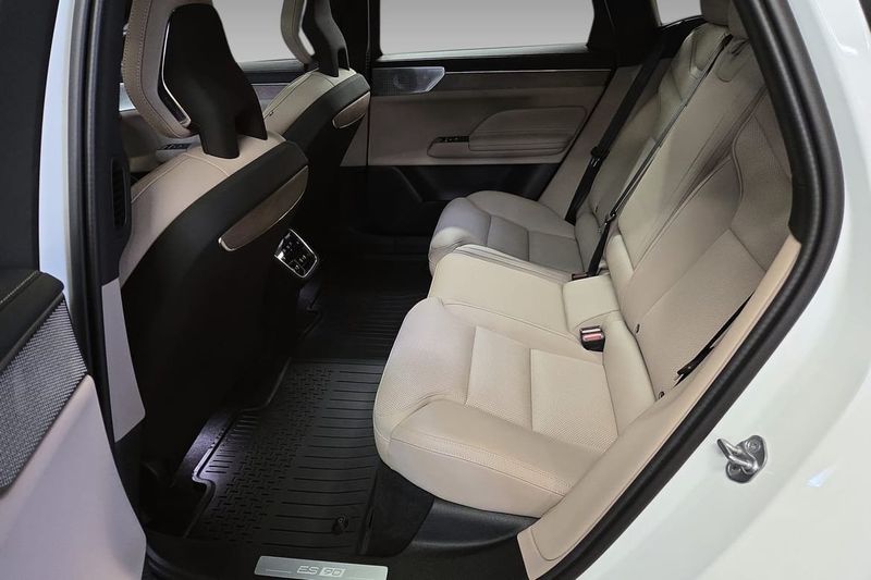 Volvo ES90 bild 13
