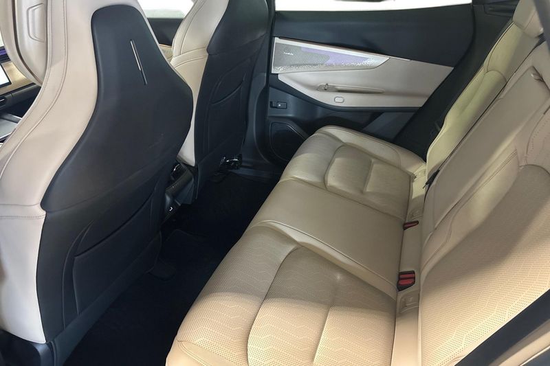 Lynk & Co 08 bild 24