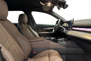 BMW i5 bild 7