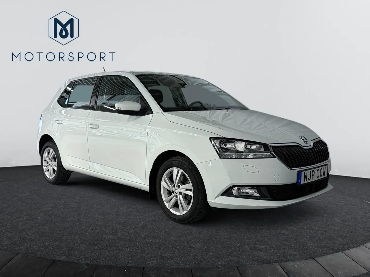 Vehicle image 6