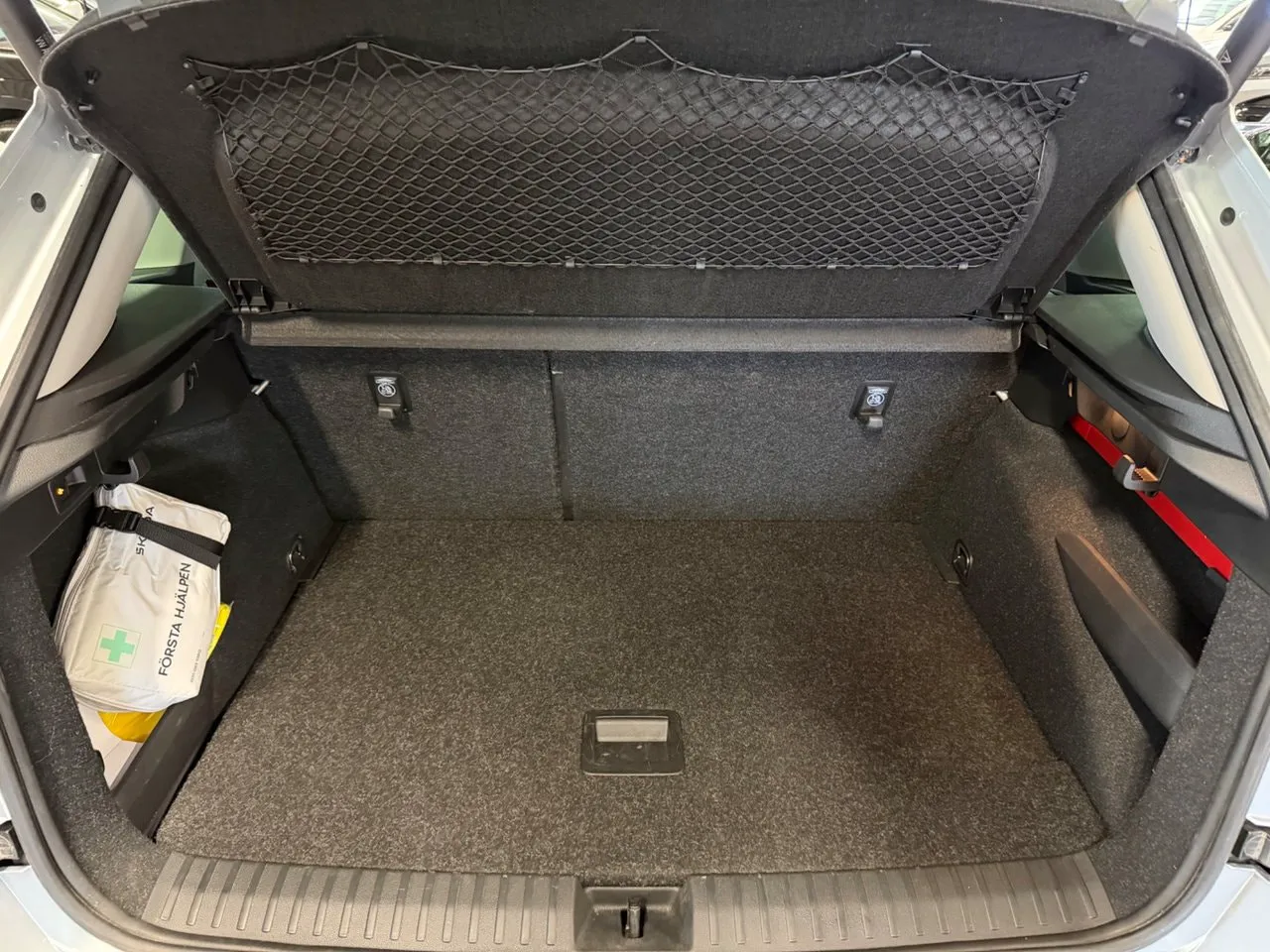 Vehicle image 14
