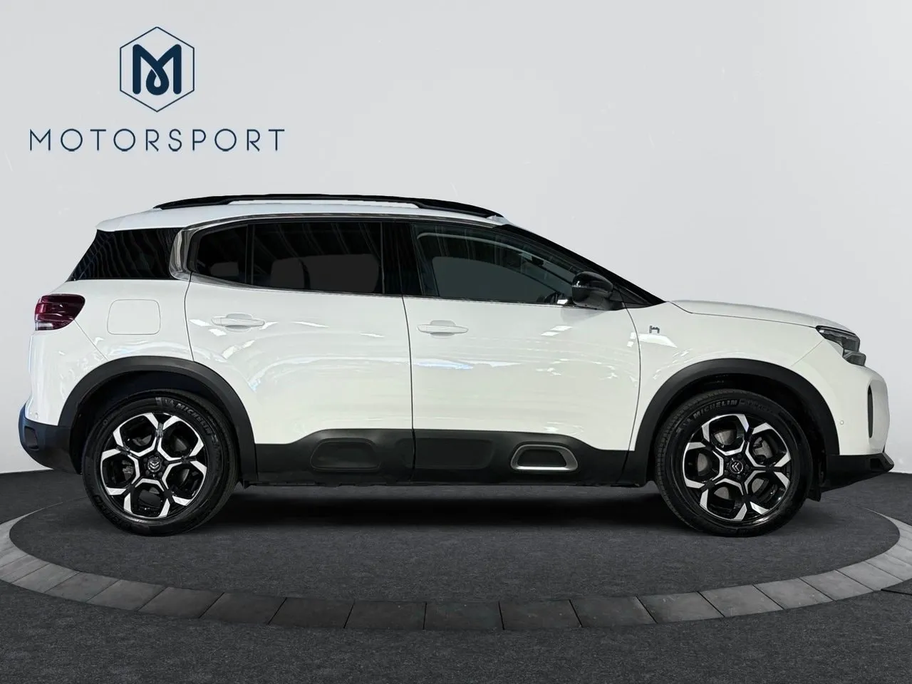 Vehicle image 7