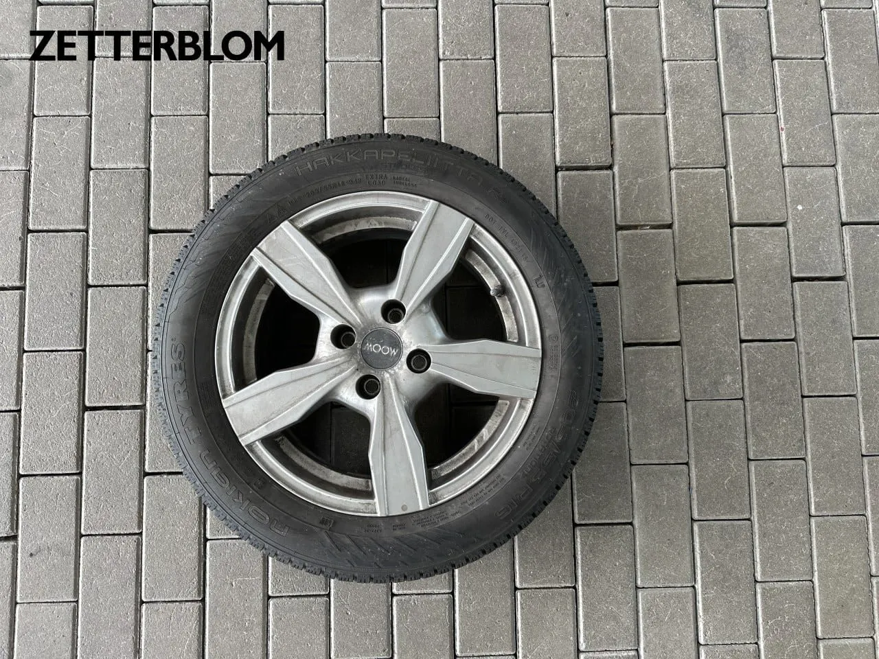Vehicle image 14