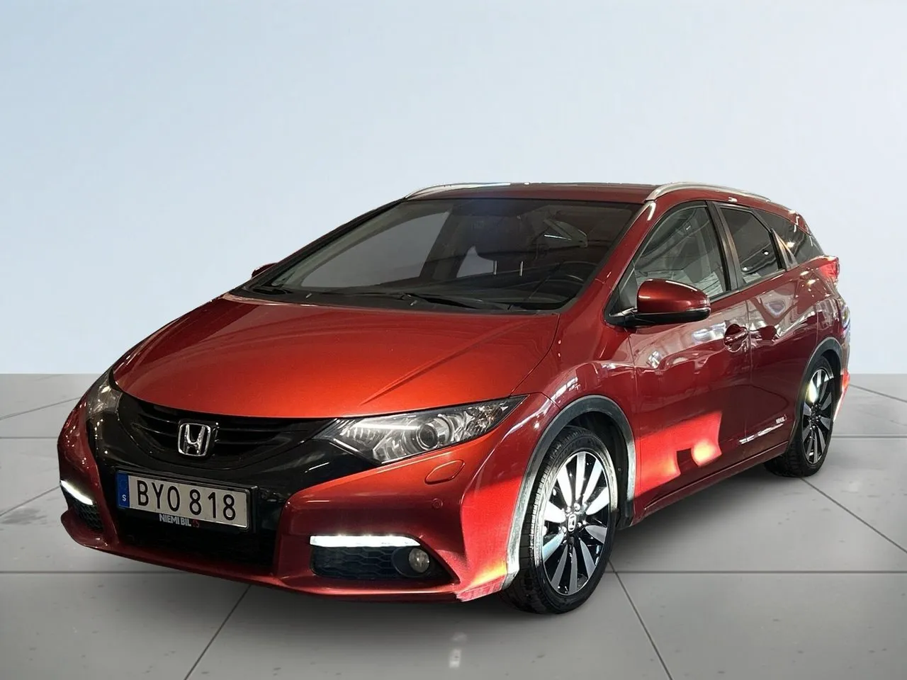 Vehicle image 15