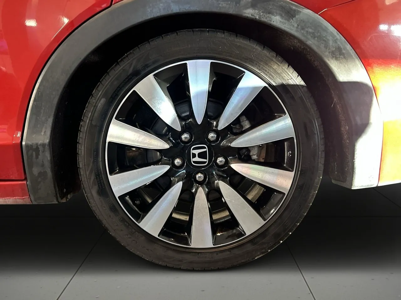 Vehicle image 13