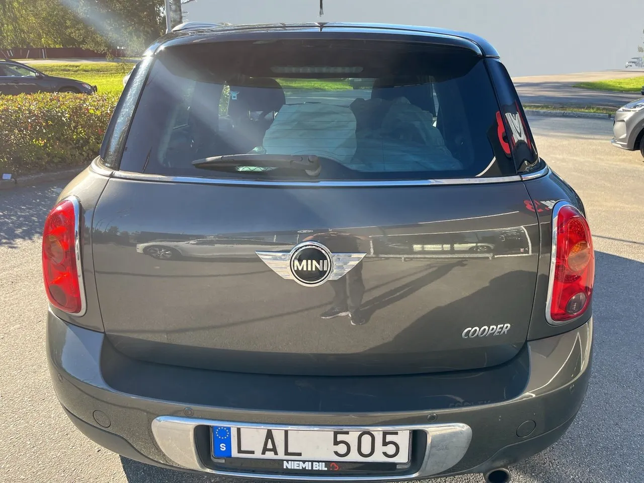 Vehicle image 14