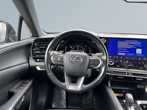 Lexus RX bild 9