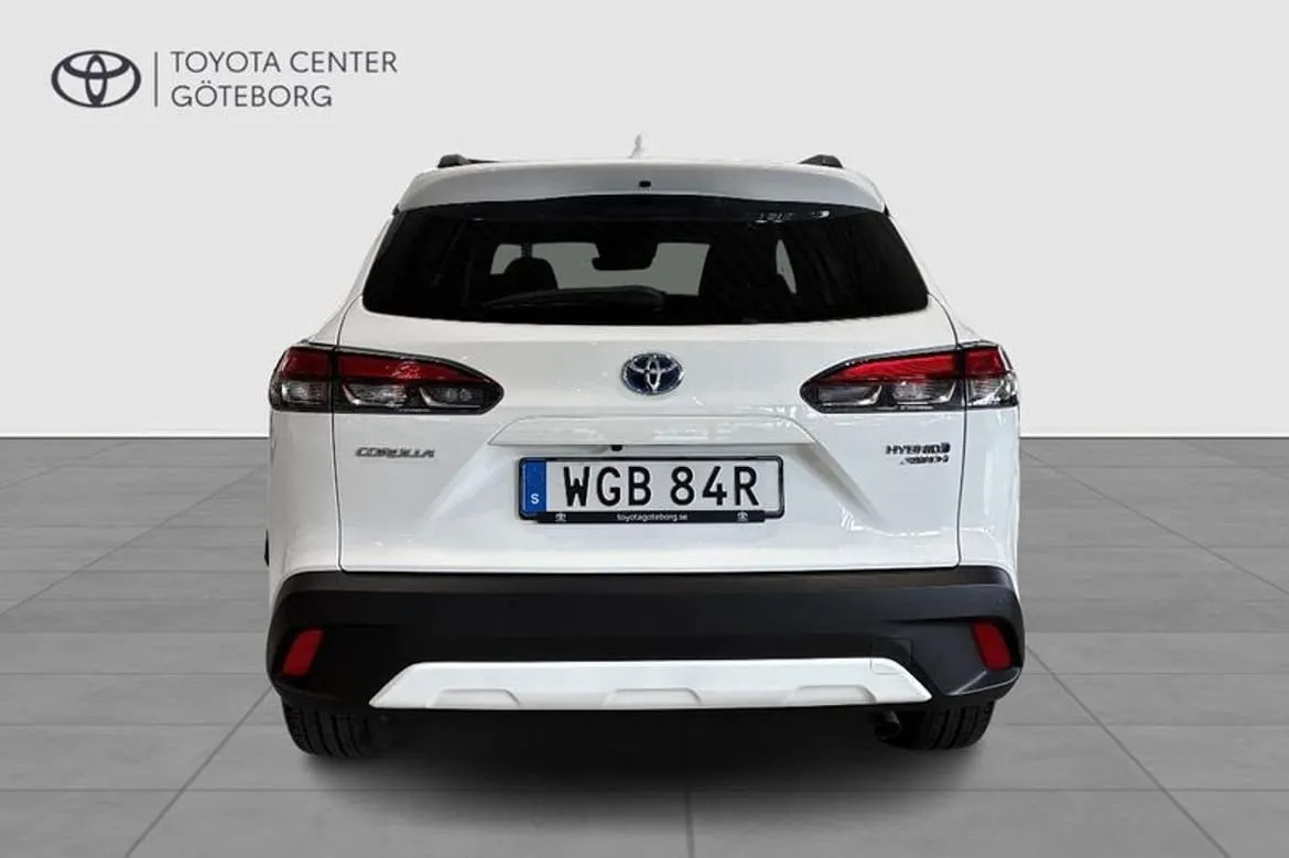 Vehicle image 6