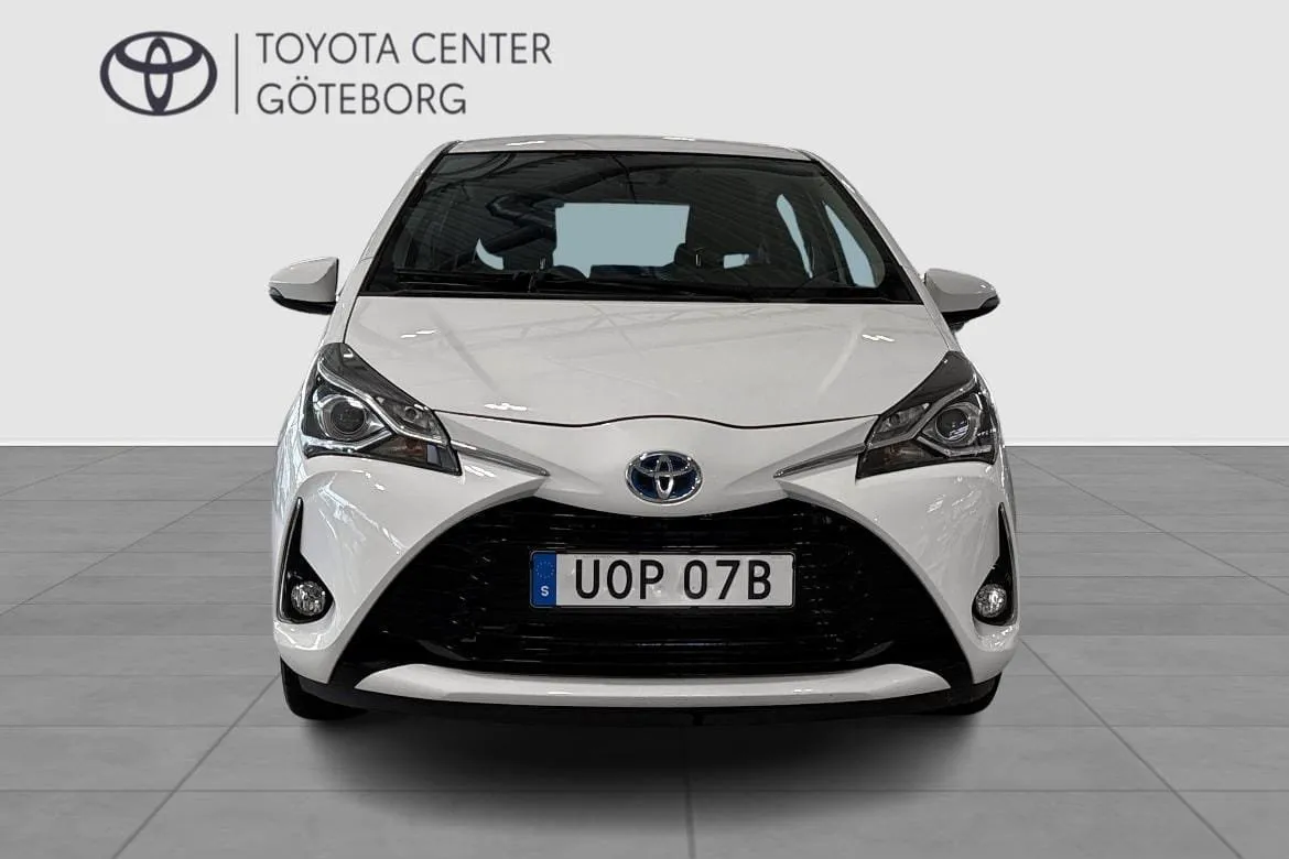 Vehicle image 6