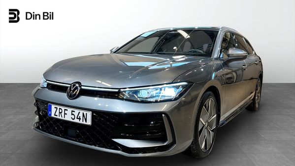 Volkswagen Passat Variant eHybrid DSG SWE R-Line Panorama Drag Värmare - 2026