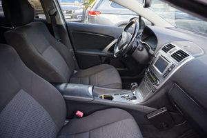 Toyota Avensis bild 6
