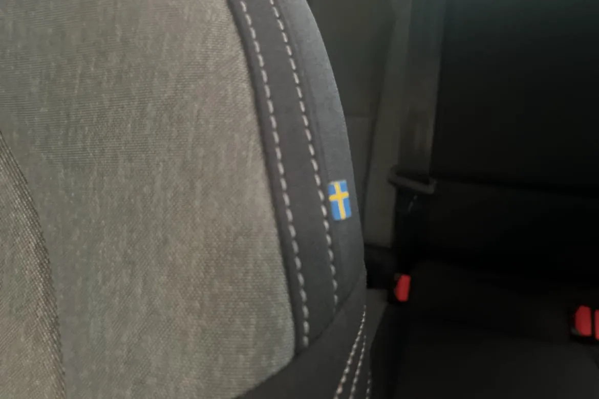 Vehicle image 18