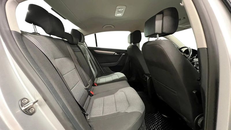 Volkswagen Passat bild 13