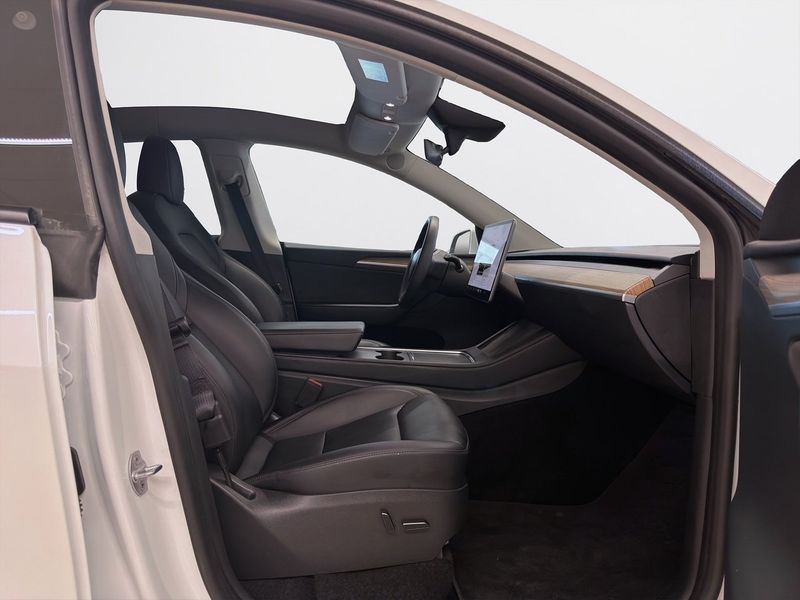 Tesla Model Y bild 14
