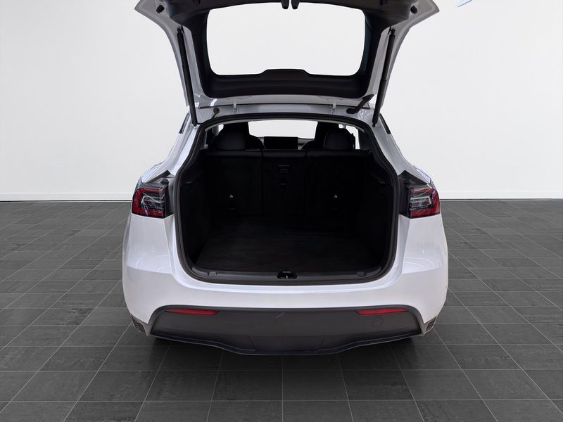 Tesla Model Y bild 9