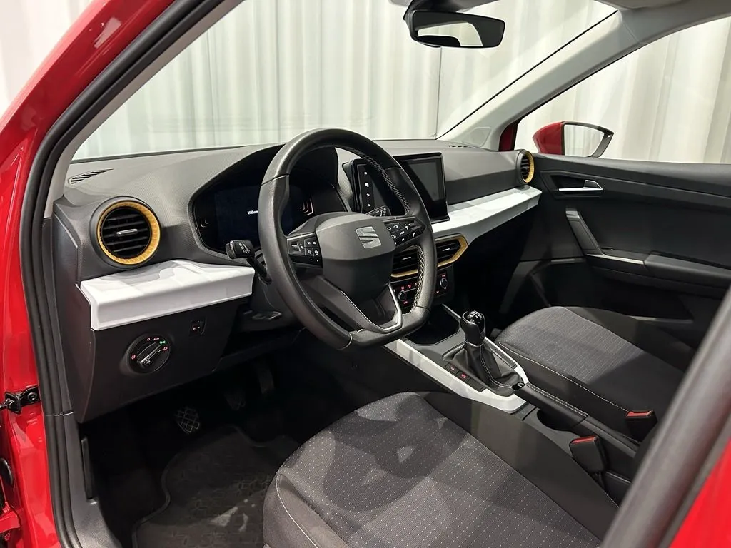 Vehicle image 7
