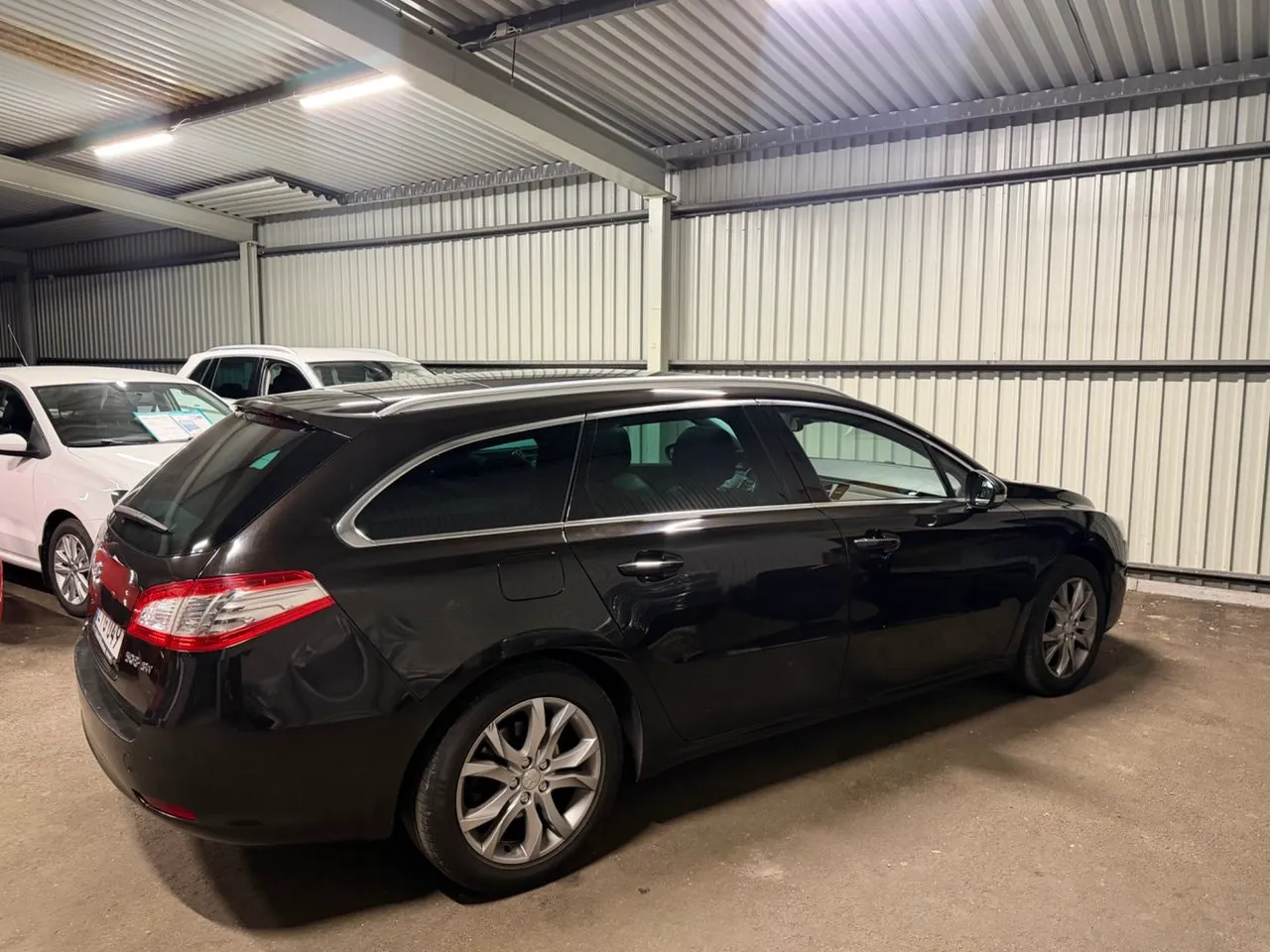 Vehicle image 3