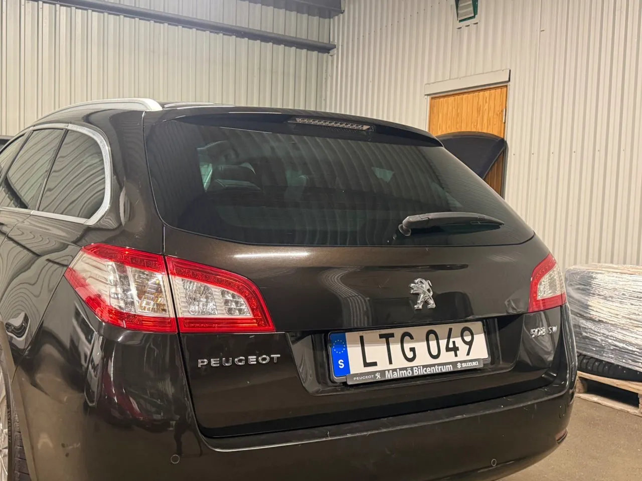 Vehicle image 8