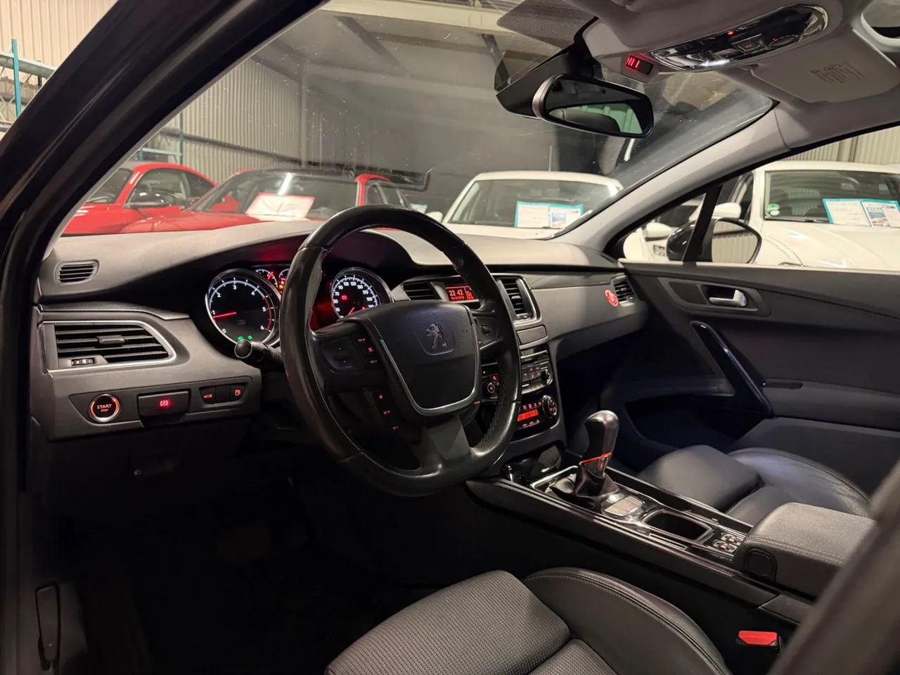 Vehicle image 16