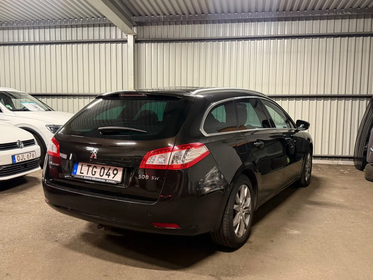 Vehicle image 7
