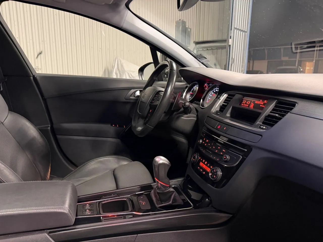 Vehicle image 18